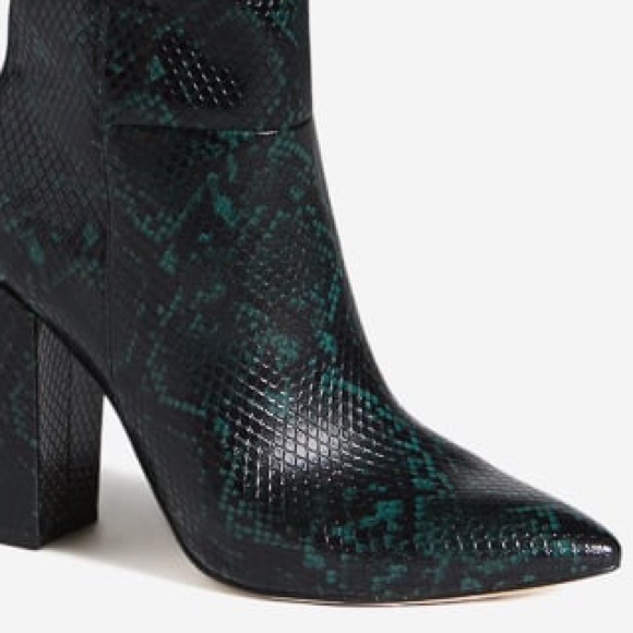 New in Box Larena Ponderosa Pine Block Heel Boot, 8.5 - Picture 4 of 7